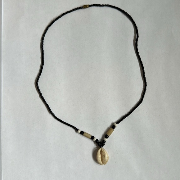 African beaded necklace made in Africa - Picture 4 of 8